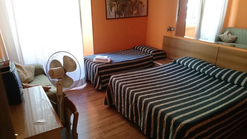 רומא Hotel Urbis מראה חיצוני תמונה