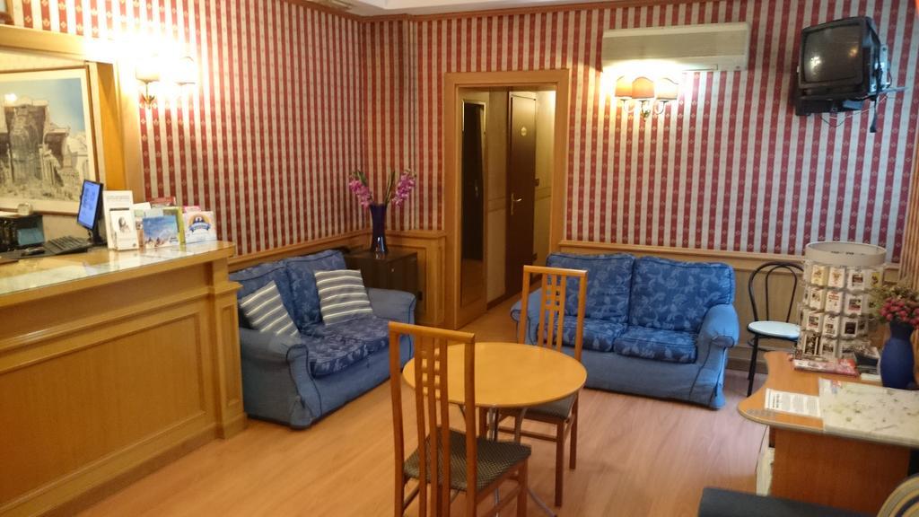 רומא Hotel Urbis מראה חיצוני תמונה