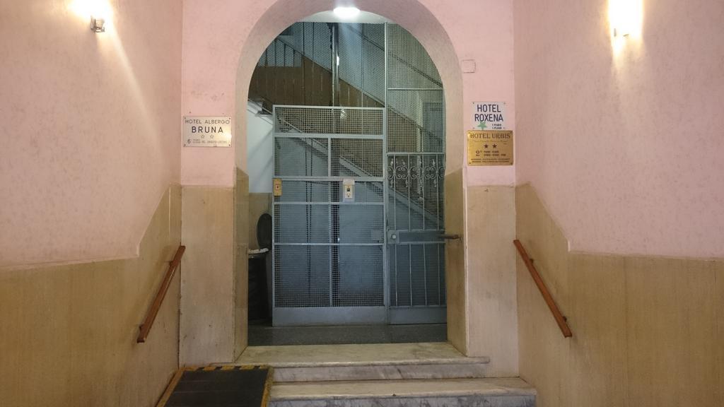 רומא Hotel Urbis מראה חיצוני תמונה