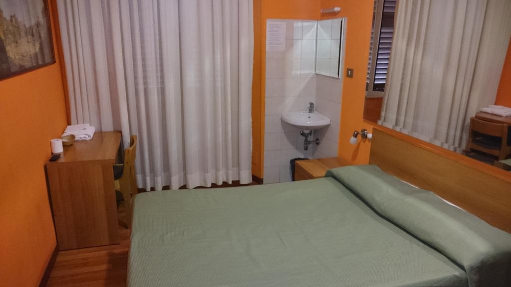 רומא Hotel Urbis מראה חיצוני תמונה