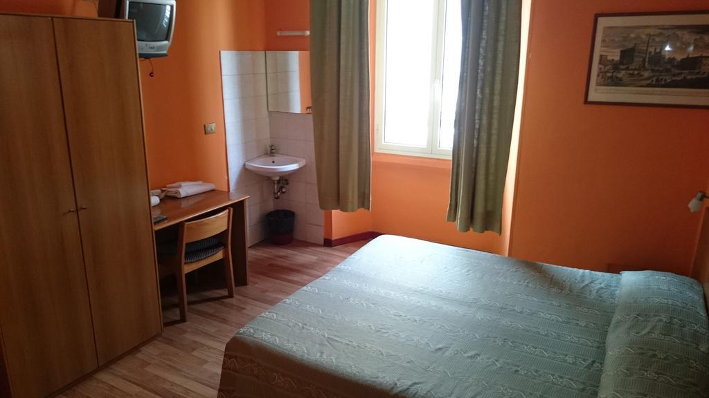 רומא Hotel Urbis מראה חיצוני תמונה