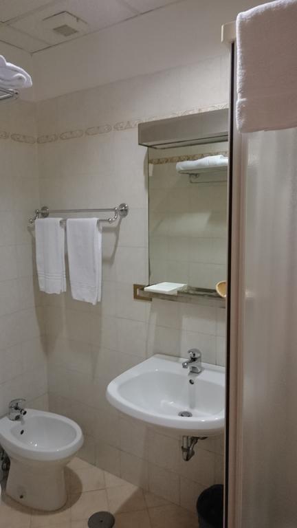 רומא Hotel Urbis מראה חיצוני תמונה