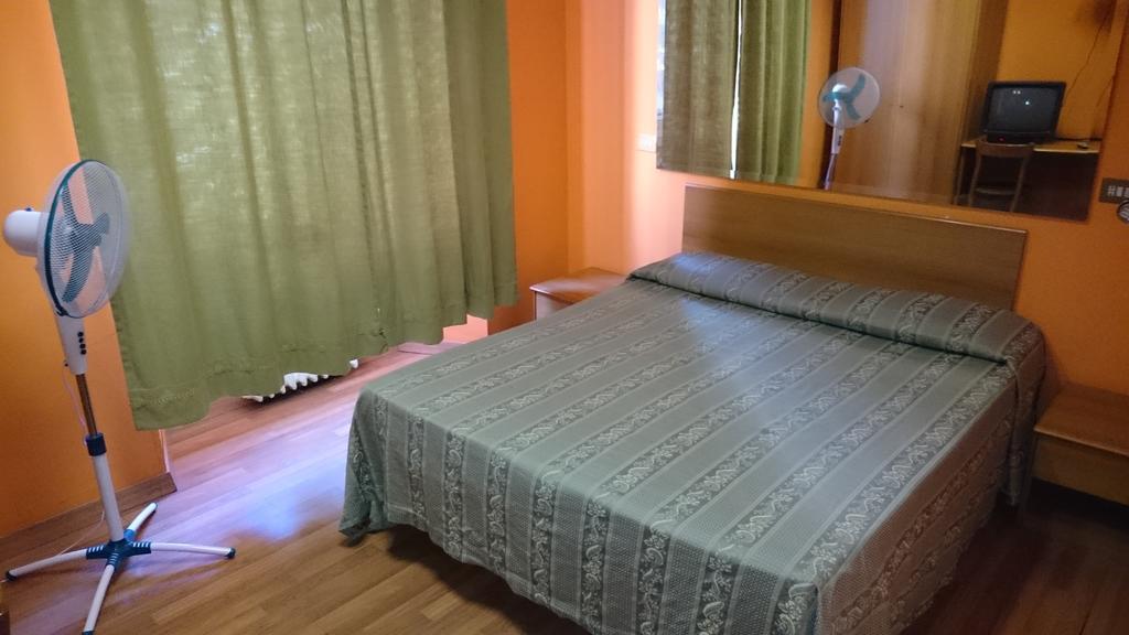 רומא Hotel Urbis מראה חיצוני תמונה